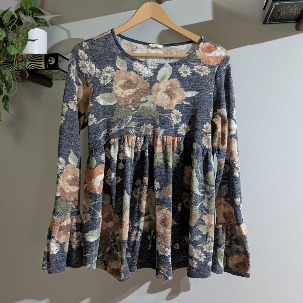143 Story by Line Up | Floral Babydoll Bell Sleeve Top | Women's Size M